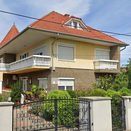 Sarga-Kek Haz Apartment Vonyarcvashegy Exterior foto