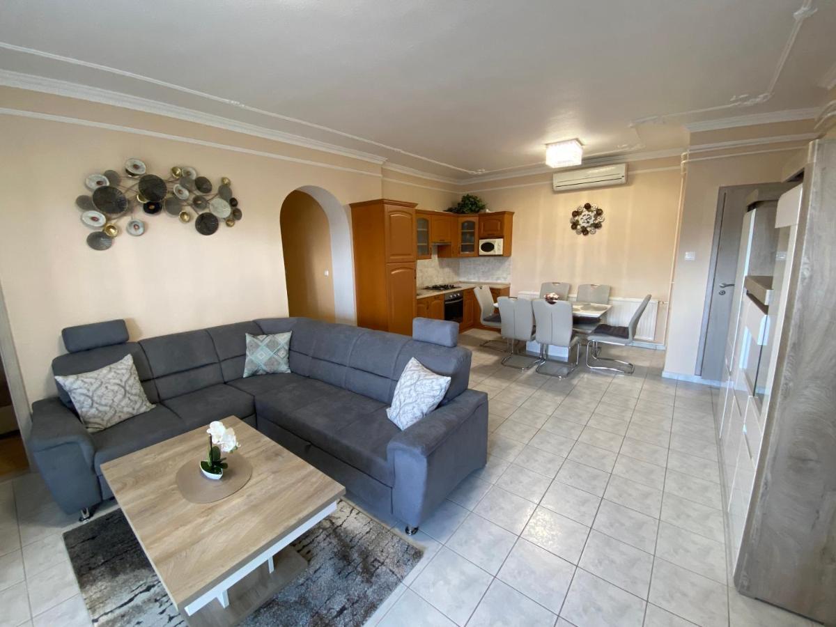 Sarga-Kek Haz Apartment Vonyarcvashegy Exterior foto